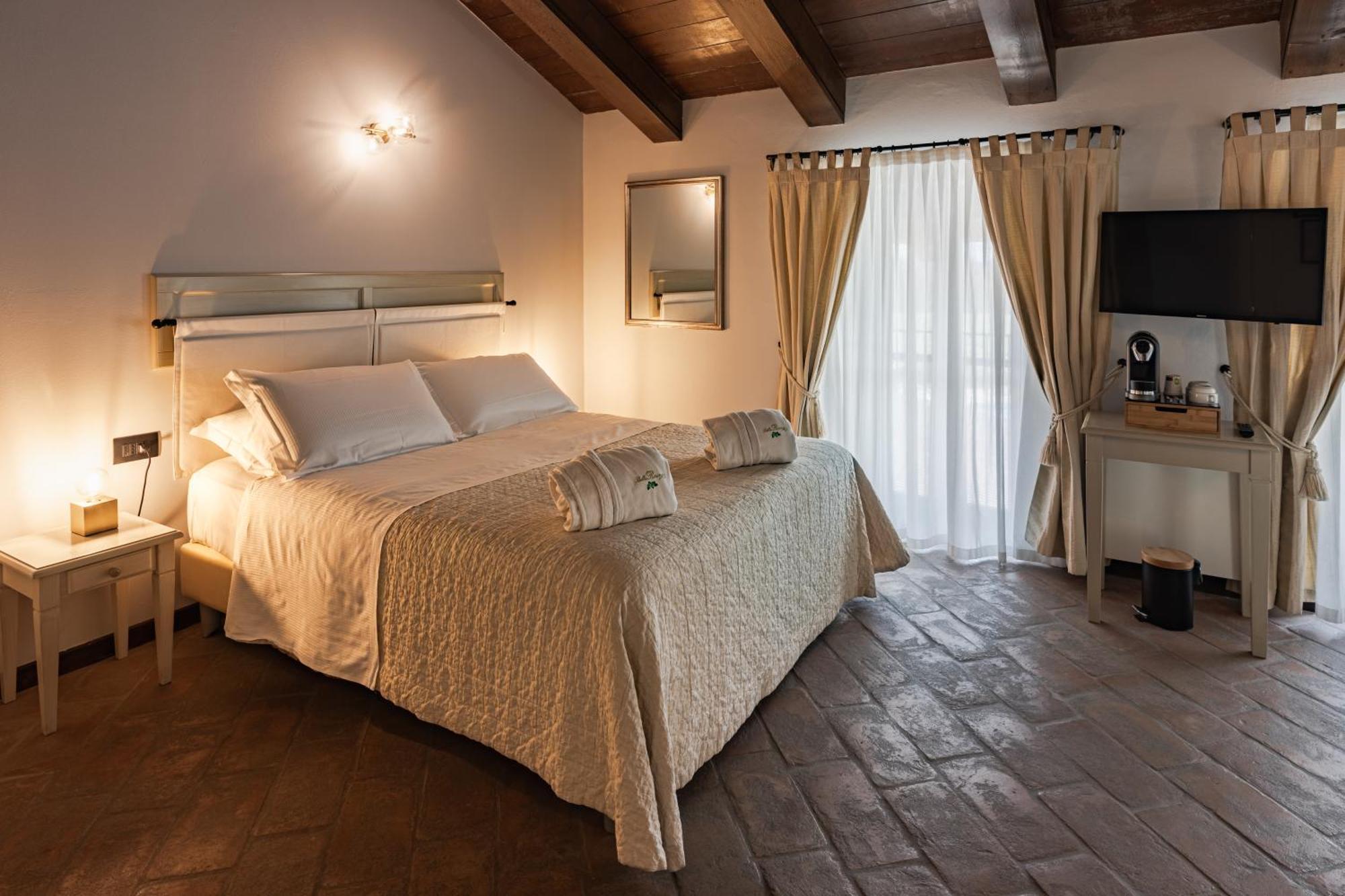Relais Bella Rosina Pool & Spa La Cassa Eksteriør bilde